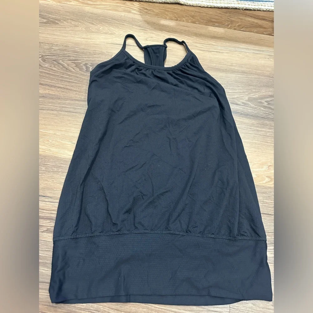 Lululemon - Six Piece Tank Bundle